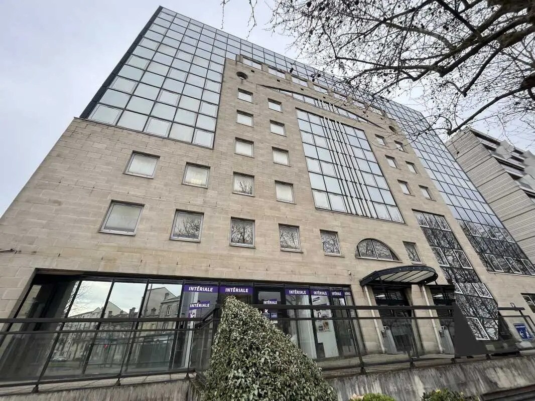 Bureau dans Bordeaux à louer Photo de l’immeuble– Image 1 sur 12