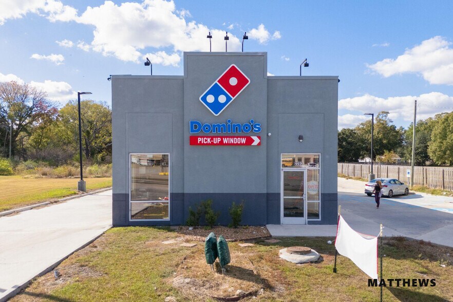 2203 N Parkerson Ave, Crowley, LA à vendre - Photo de l’immeuble – Image 2 sur 3