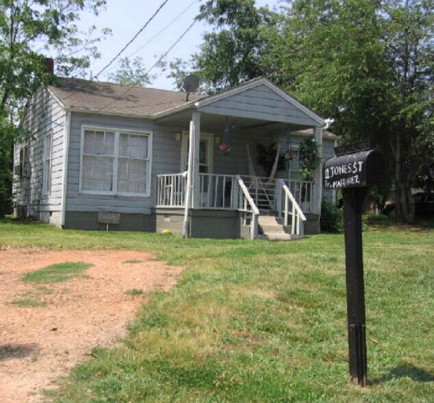 11 Jones St, Gainesville, GA à vendre - Photo principale – Image 1 sur 1