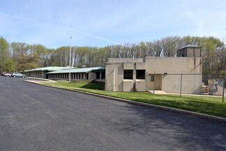 Plus de détails pour 1501 Blueball Ave, Marcus Hook, PA - Bureau, Local d'activités à louer
