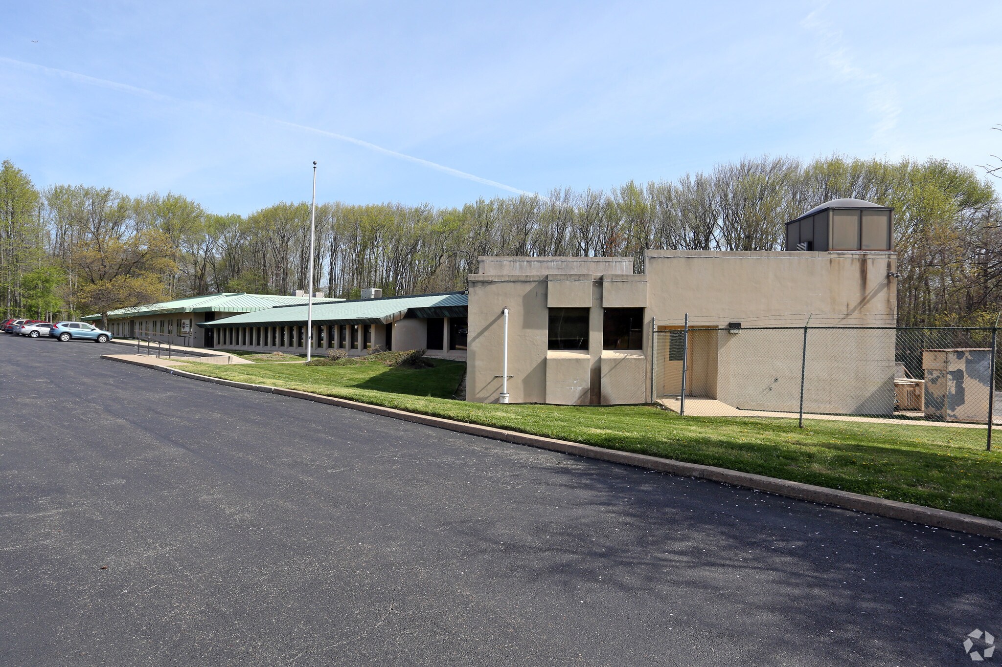 1501 Blueball Ave, Linwood, PA à vendre Photo de l’immeuble– Image 1 sur 4