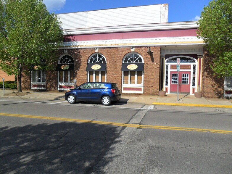 70 N Saint Clair St, Painesville, OH à louer - Photo de l’immeuble – Image 2 sur 2