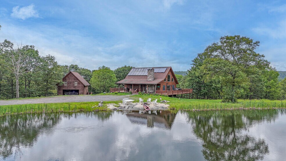 1 Green Mountain Pl, Roaring Brook Twp, PA à vendre - Photo de l’immeuble – Image 2 sur 35