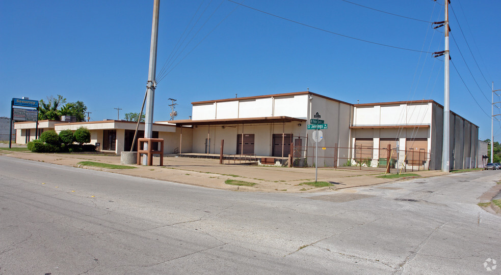 500 S Jennings Ave, Fort Worth, TX à louer - Photo principale – Image 1 sur 8