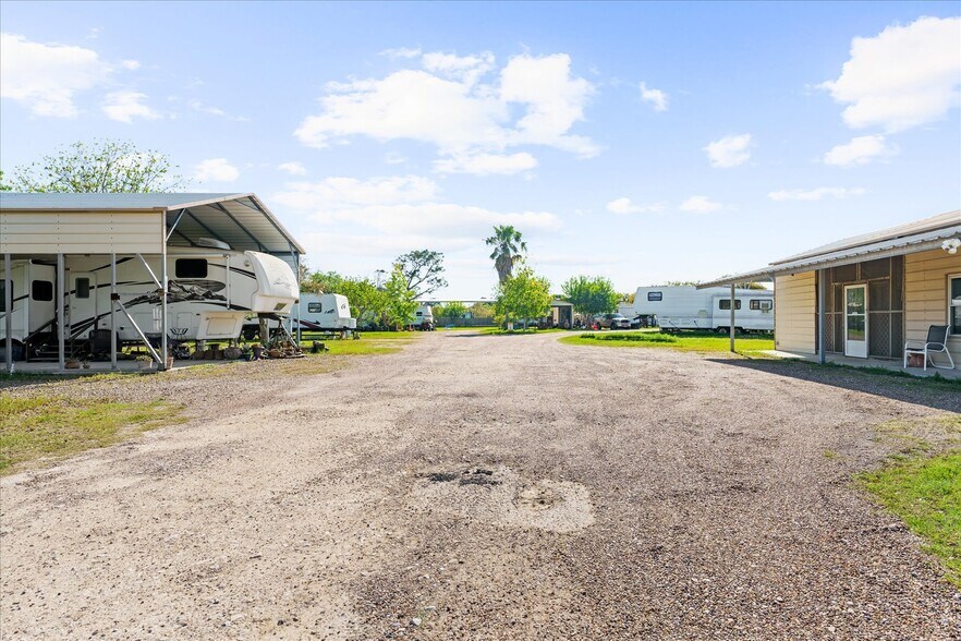 115 Byers Dr, Port O Connor, TX à vendre - Photo de l’immeuble – Image 3 sur 37