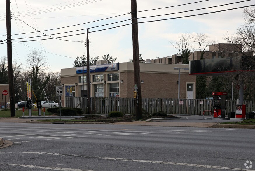 5401 Marlboro Pike, District Heights, MD à louer - Photo principale – Image 1 sur 3