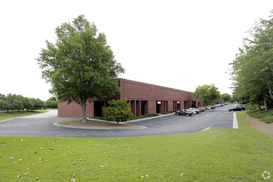 675 Progress Center Ave, Lawrenceville, GA à louer - Photo principale – Image 1 sur 12