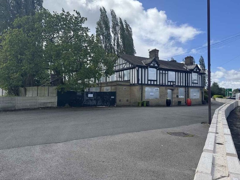 East Lancashire Rd, St Helens à vendre - Photo principale – Image 1 sur 7