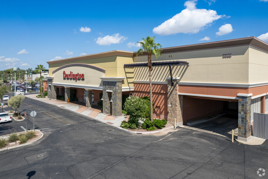 3595 E Broadway Blvd, Tucson, AZ à louer - Photo de l’immeuble – Image 1 sur 5