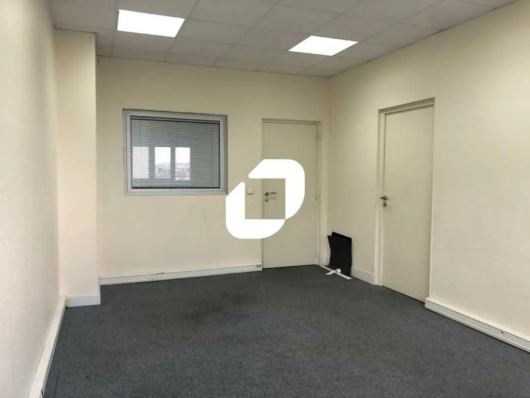 Bureau dans Le Plessis-Bouchard à louer Photo intérieure– Image 1 sur 11