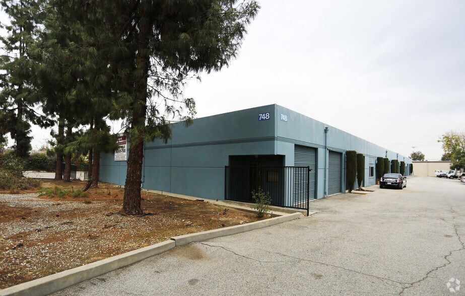 748 E Bonita Ave, Pomona, CA à louer - Photo de l’immeuble – Image 3 sur 5