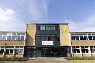 Windrush Park Rd, Witney à louer Photo de l’immeuble– Image 1 sur 1