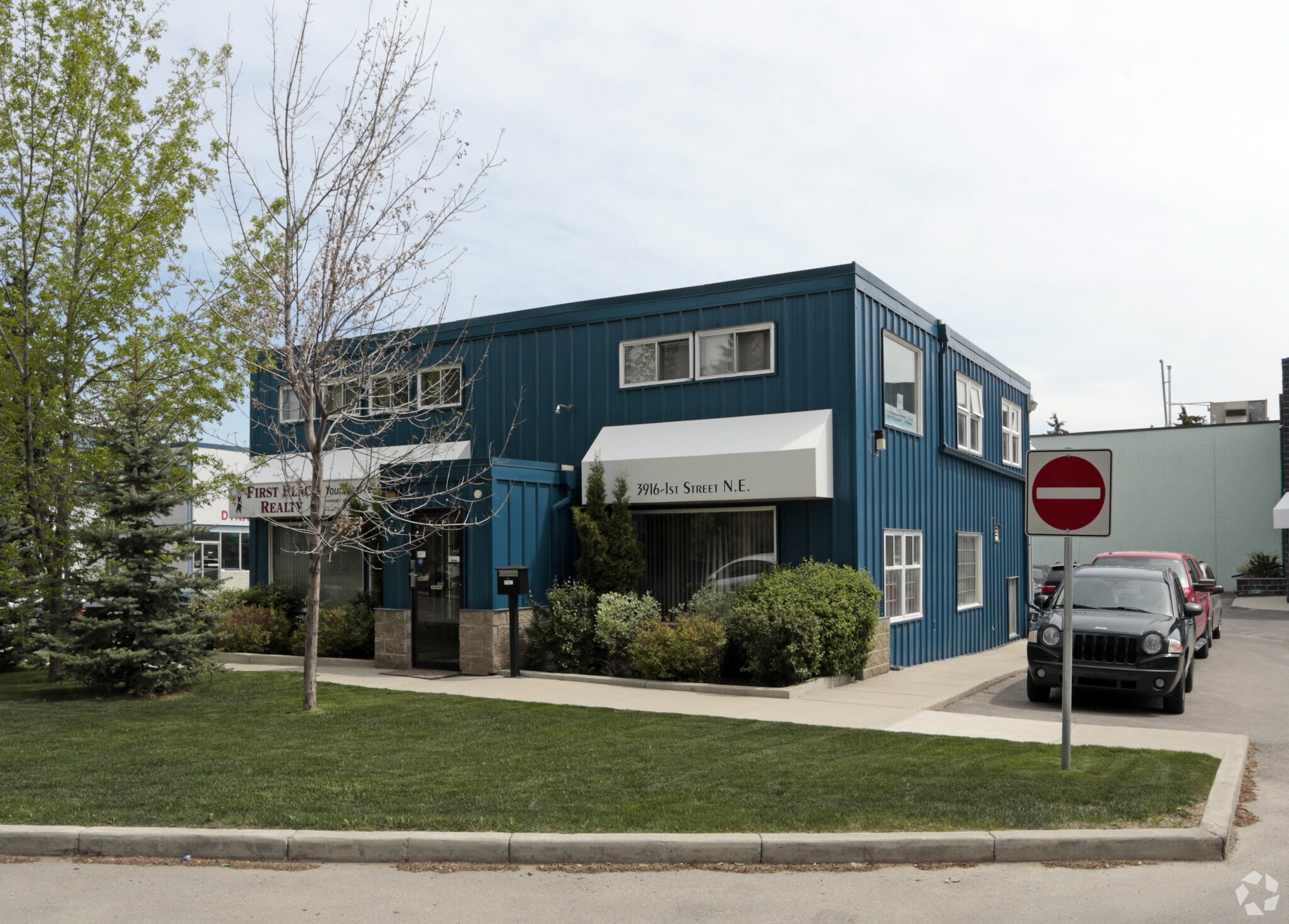 3916 - 1st Street NE | 207 - 39th Avenue portefeuille de 2 biens à vendre sur LoopNet.fr Photo principale– Image 1 sur 8