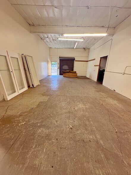 126 San Antonio Cir, Mountain View, CA à louer - Photo de l’immeuble – Image 2 sur 15