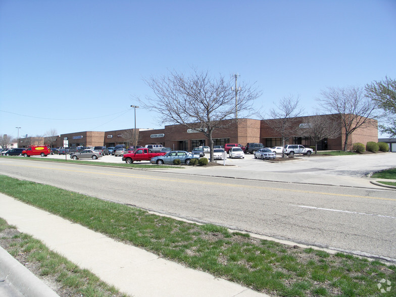 503 N Prospect Rd, Bloomington, IL à louer - Photo principale – Image 1 sur 1