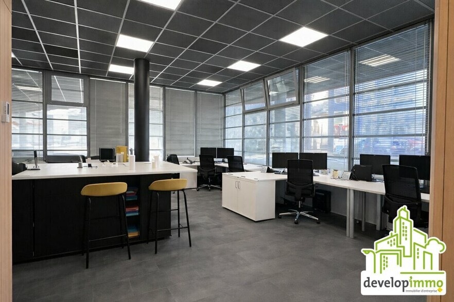 Bureau dans Hérouville-Saint-Clair à vendre - Photo intérieure – Image 1 sur 8