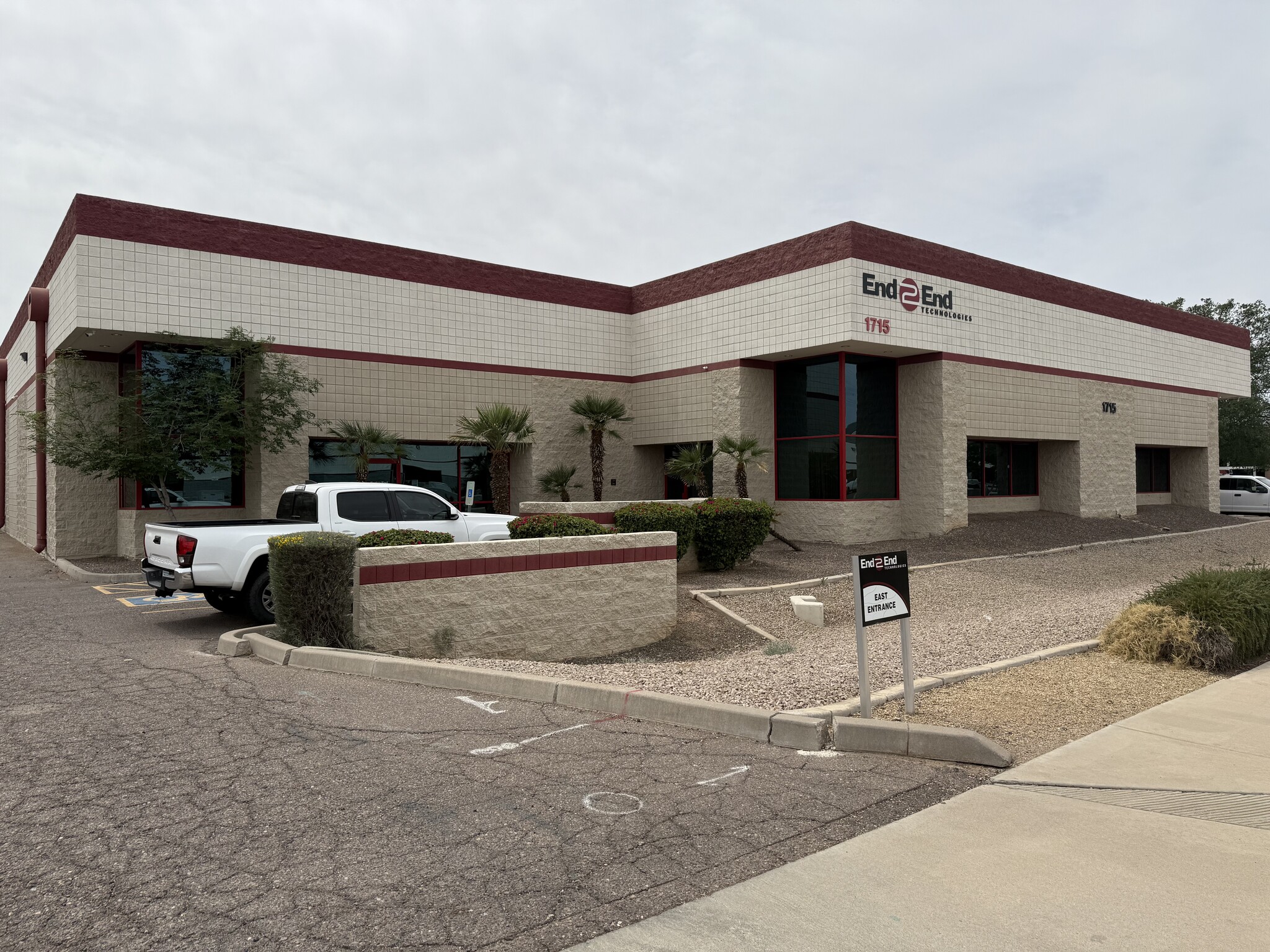 1715 W Sunrise Blvd, Gilbert, AZ à louer Photo de l’immeuble– Image 1 sur 7