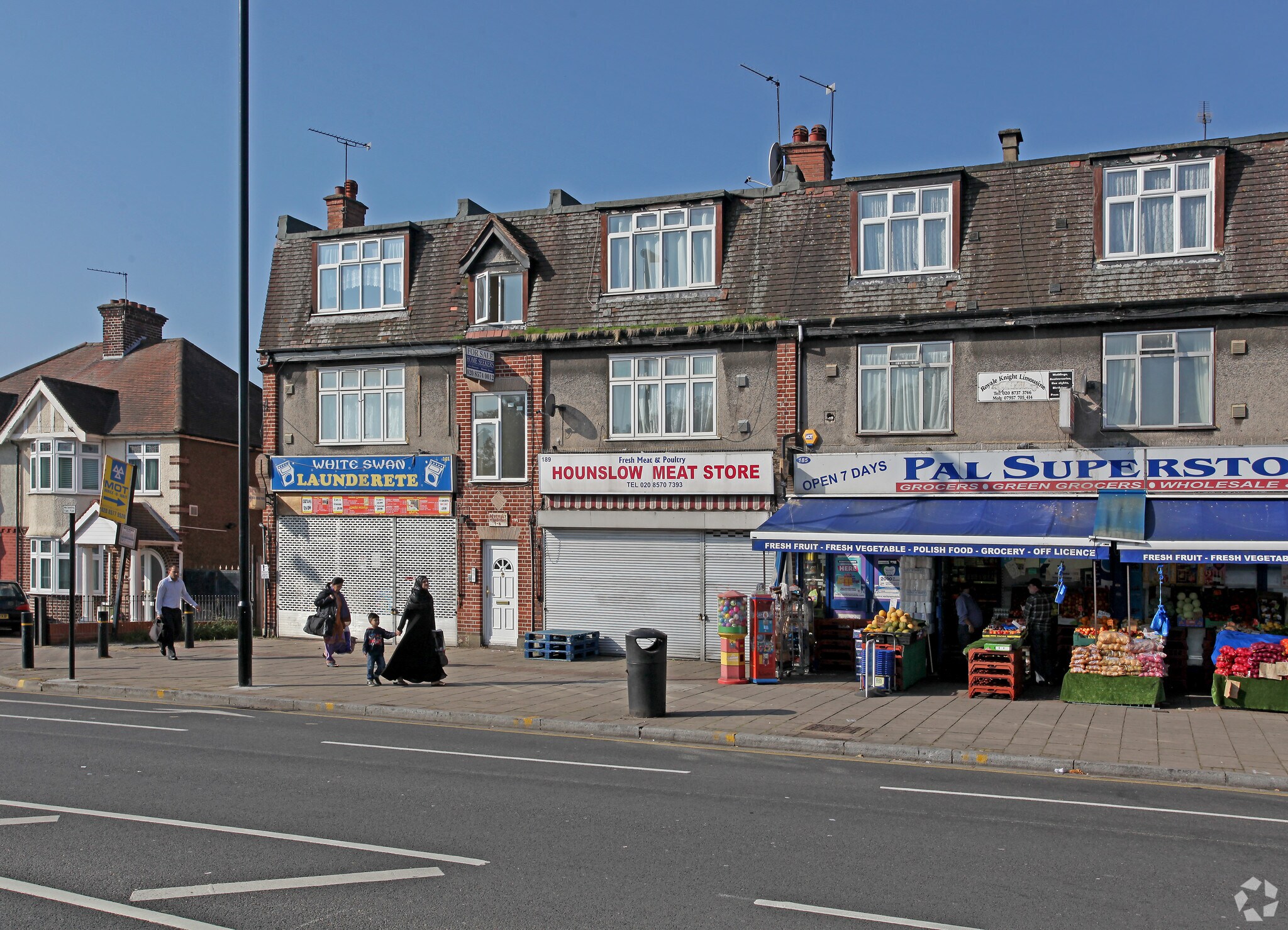 189 Wellington Road South, Hounslow à louer Photo principale– Image 1 sur 3