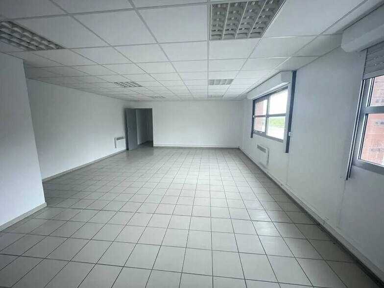 Local d’activités dans Chambly à louer - Photo intérieure – Image 3 sur 6