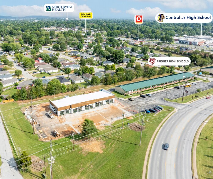 845 White Rd, Springdale, AR à louer - Photo de l’immeuble – Image 2 sur 6