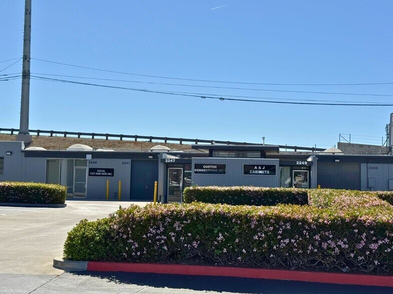 2245-2259 Ritchey St, Santa Ana, CA à louer - Photo de l’immeuble – Image 1 sur 7