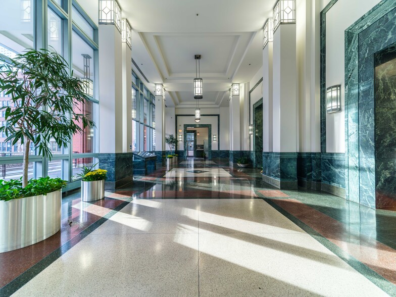 350 N LaSalle St, Chicago, IL à louer - Photo intérieure – Image 2 sur 9