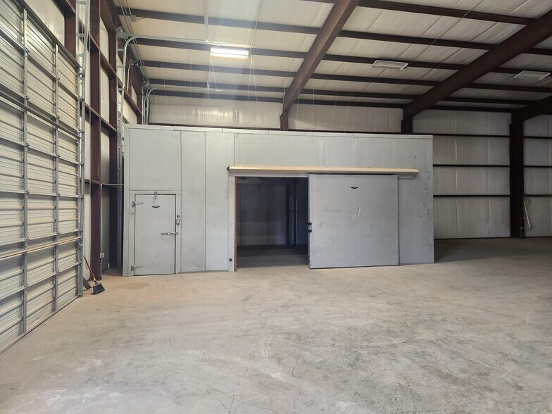 7409 Industrial Ave, Midland, TX à louer - Photo de l’immeuble – Image 3 sur 11