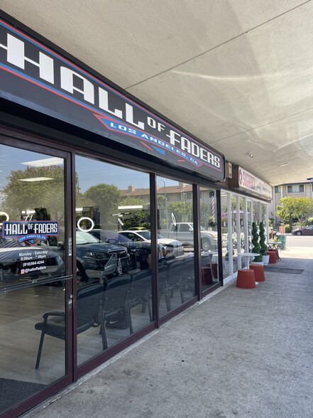 7138 Shoup Ave, Canoga Park, CA à louer - Photo de l’immeuble – Image 3 sur 11