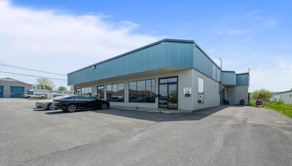 34-36 Rue Saint-Jude S, Granby, QC à louer - Photo principale – Image 1 sur 9