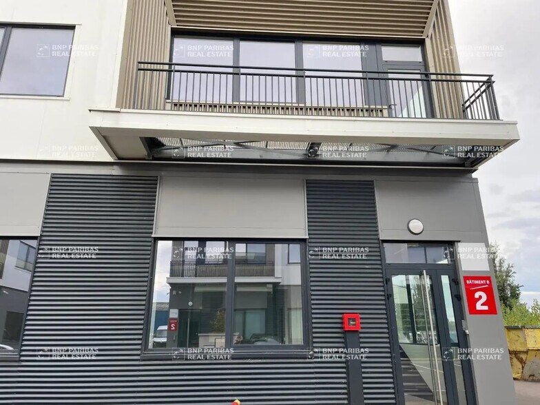 92 Avenue Du Progrès, Chassieu à louer - Photo de l’immeuble – Image 2 sur 13