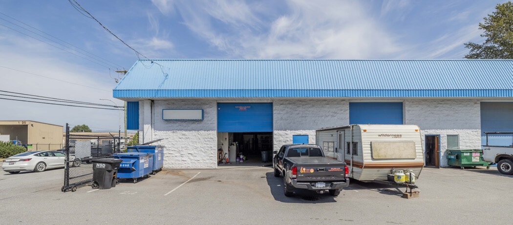 19248 94th Ave, Surrey, BC à vendre Photo de l’immeuble– Image 1 sur 14