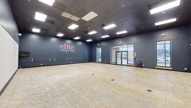 588-628 Randall Rd, South Elgin, IL à louer Photo intérieure– Image 1 sur 14