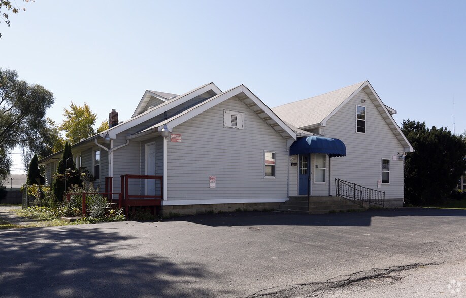 2301 E 45th St, Indianapolis, IN à vendre - Photo de l’immeuble – Image 2 sur 20
