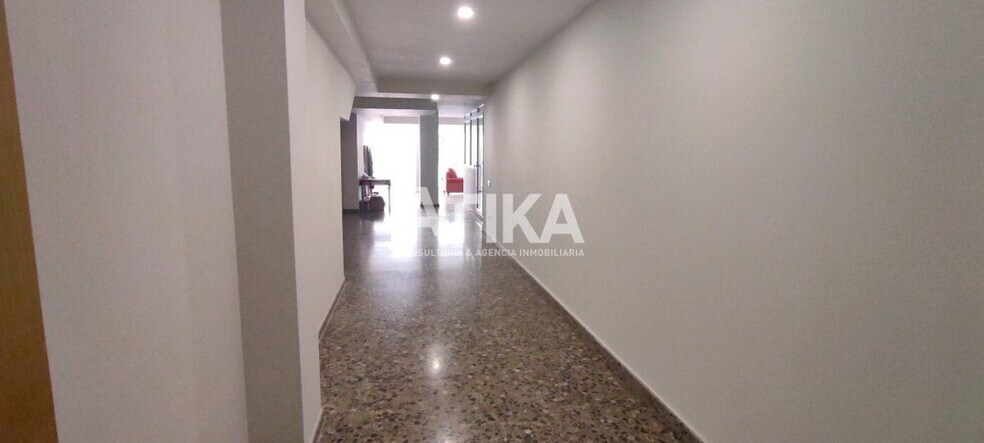 Local commercial dans València à louer - Photo de l’immeuble – Image 2 sur 12