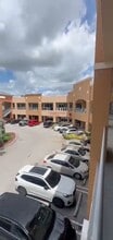 11093 NW 138th St, Hialeah, FL à louer - Vidéo sur l’annonce professionnelle
