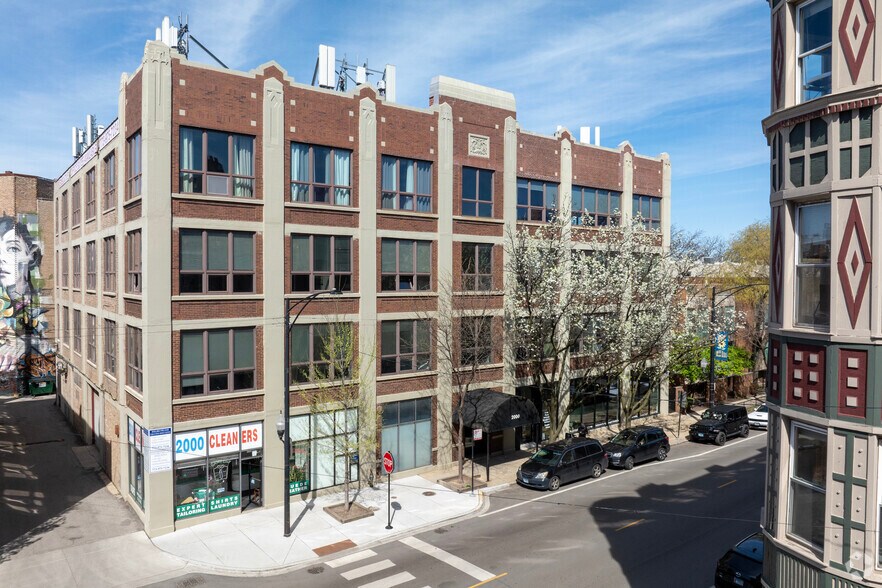 2000 N Racine Ave, Chicago, IL à louer - Photo de l’immeuble – Image 2 sur 21