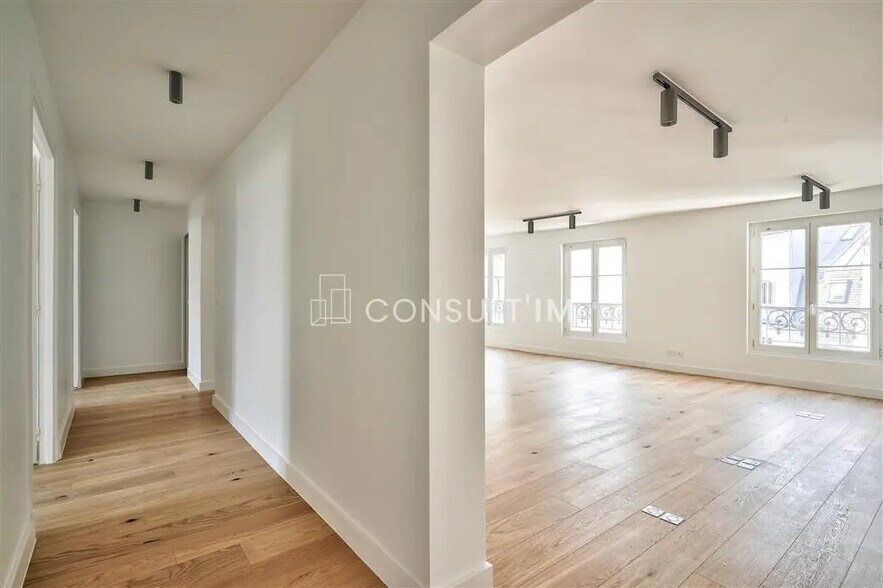 Bureau dans Paris à louer - Photo de l’immeuble – Image 2 sur 9