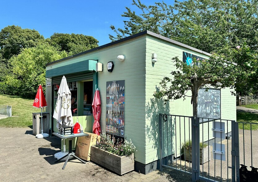 3 Claremont Grv, Londres à louer - Photo de l’immeuble – Image 2 sur 5