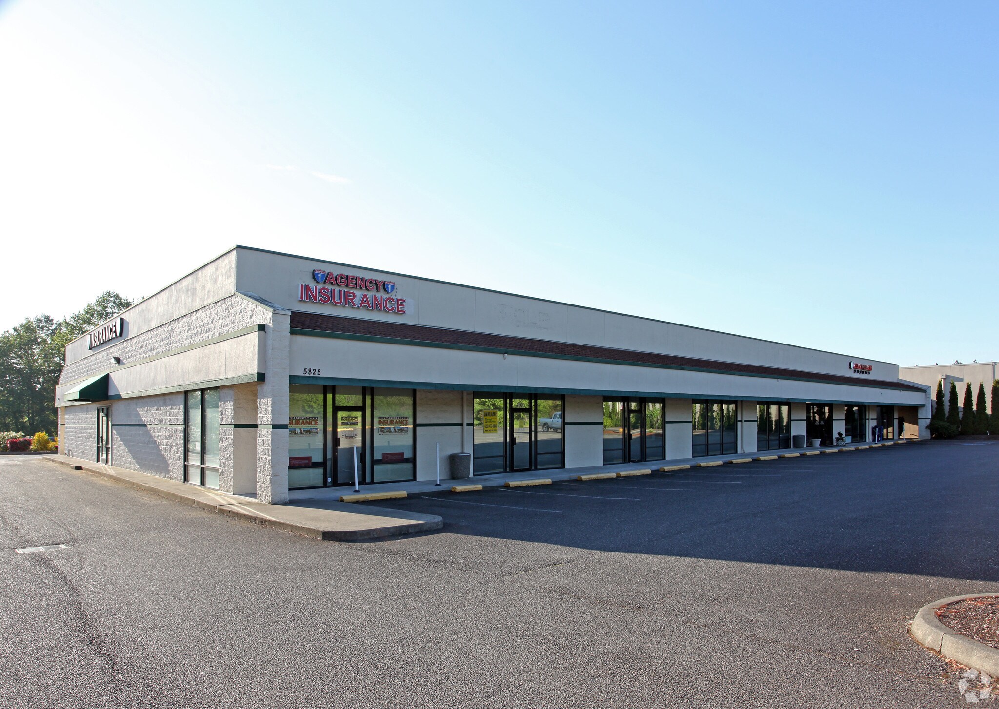 5825 Tacoma Mall Blvd, Tacoma, WA à louer Photo principale– Image 1 sur 10