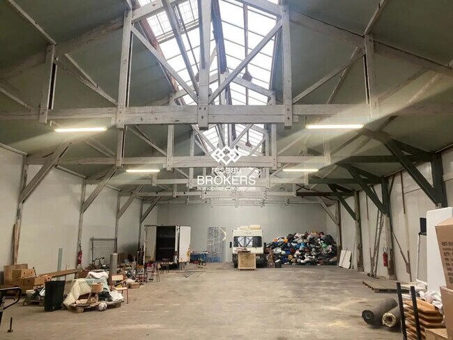 Plus de détails pour Industriel/Logistique à louer