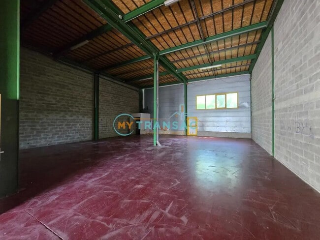 Plus de détails pour Local d'activités à louer