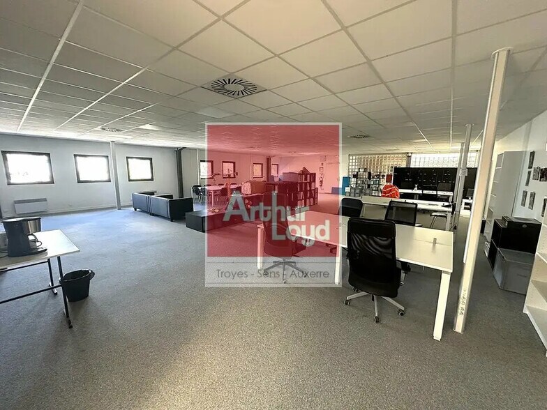 Bureau dans Troyes à louer - Photo de l’immeuble – Image 1 sur 3
