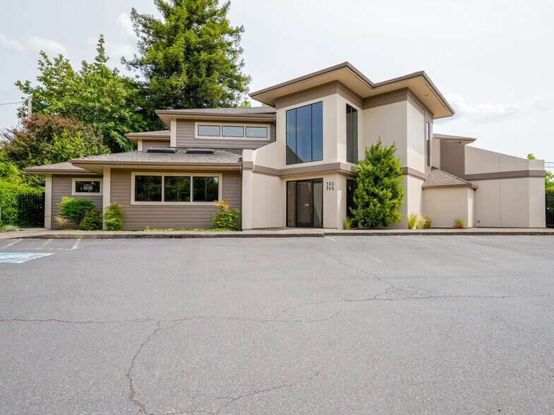 760-762 High St NE, Salem, OR à louer - Photo de l’immeuble – Image 1 sur 6