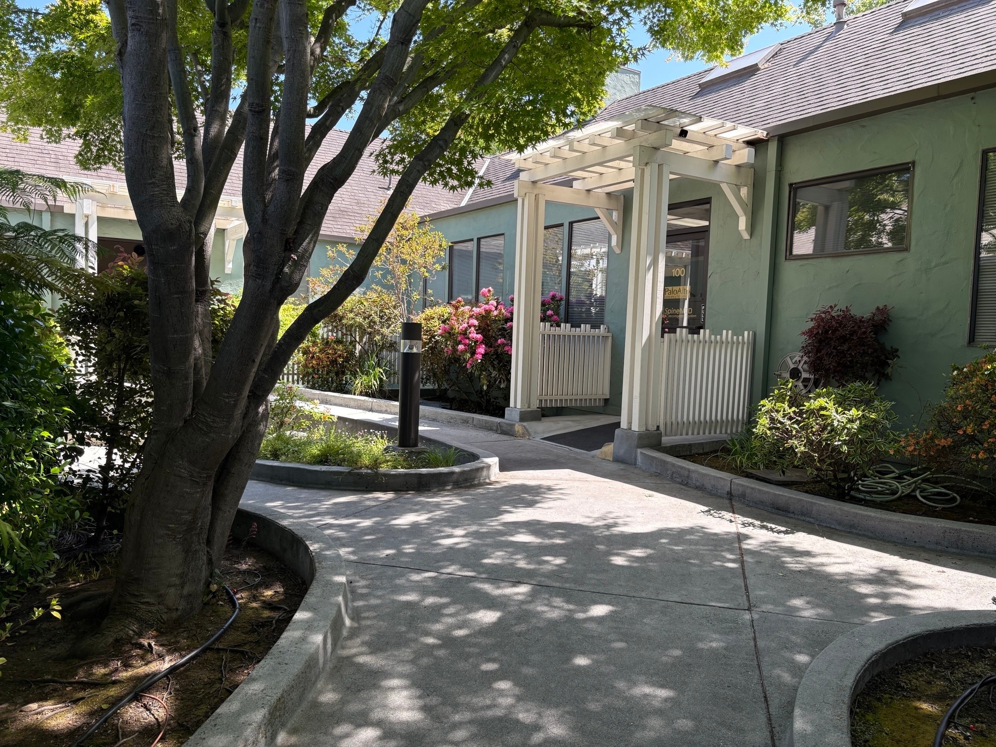 1691 El Camino Real, Palo Alto, CA à louer Photo de l’immeuble– Image 1 sur 6