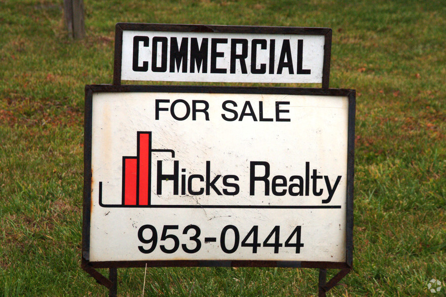 3140 E Atherton Rd, Burton, MI à vendre - Photo de l’immeuble – Image 2 sur 6