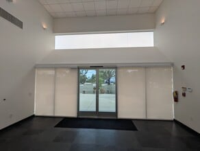 2905 E Philadelphia St, Ontario, CA à louer Photo intérieure– Image 1 sur 3
