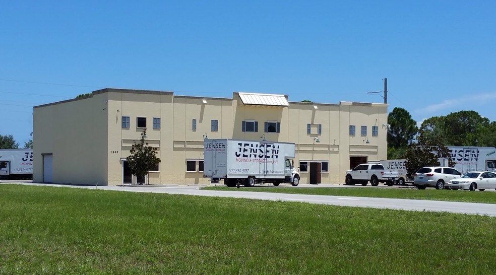 1265 NE Savannah Rd, Jensen Beach, FL à louer - Photo de l’immeuble – Image 3 sur 3