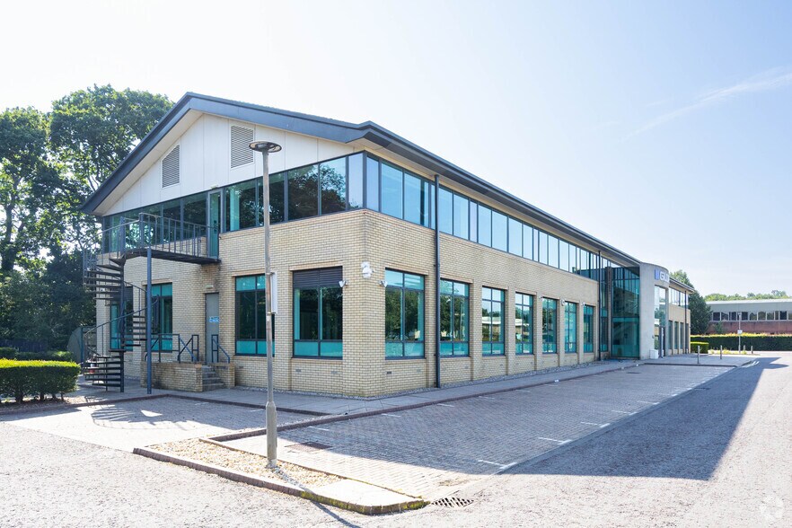 1 Lime Tree Way, Chineham à louer - Photo de l’immeuble – Image 2 sur 3