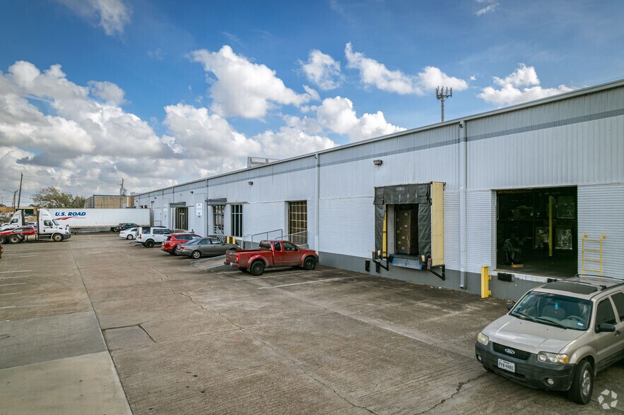 7215-7225 Wynnwood Ln, Houston, TX à louer - Photo de l’immeuble – Image 3 sur 3