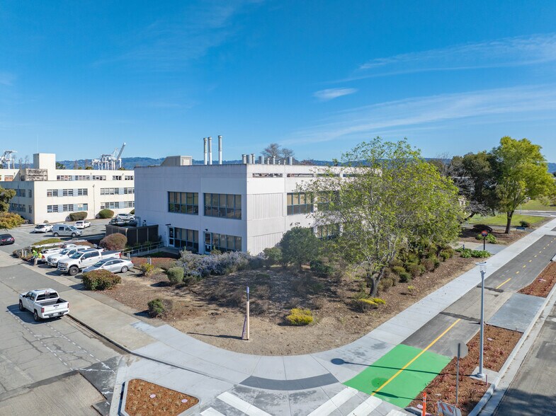 851 W Midway Ave, Alameda, CA à vendre - Photo de l’immeuble – Image 2 sur 8